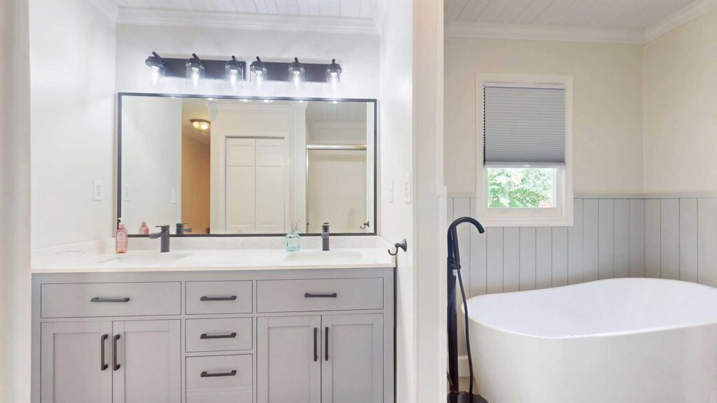 Bathroom with soaking tub at 103 Plantation Lane